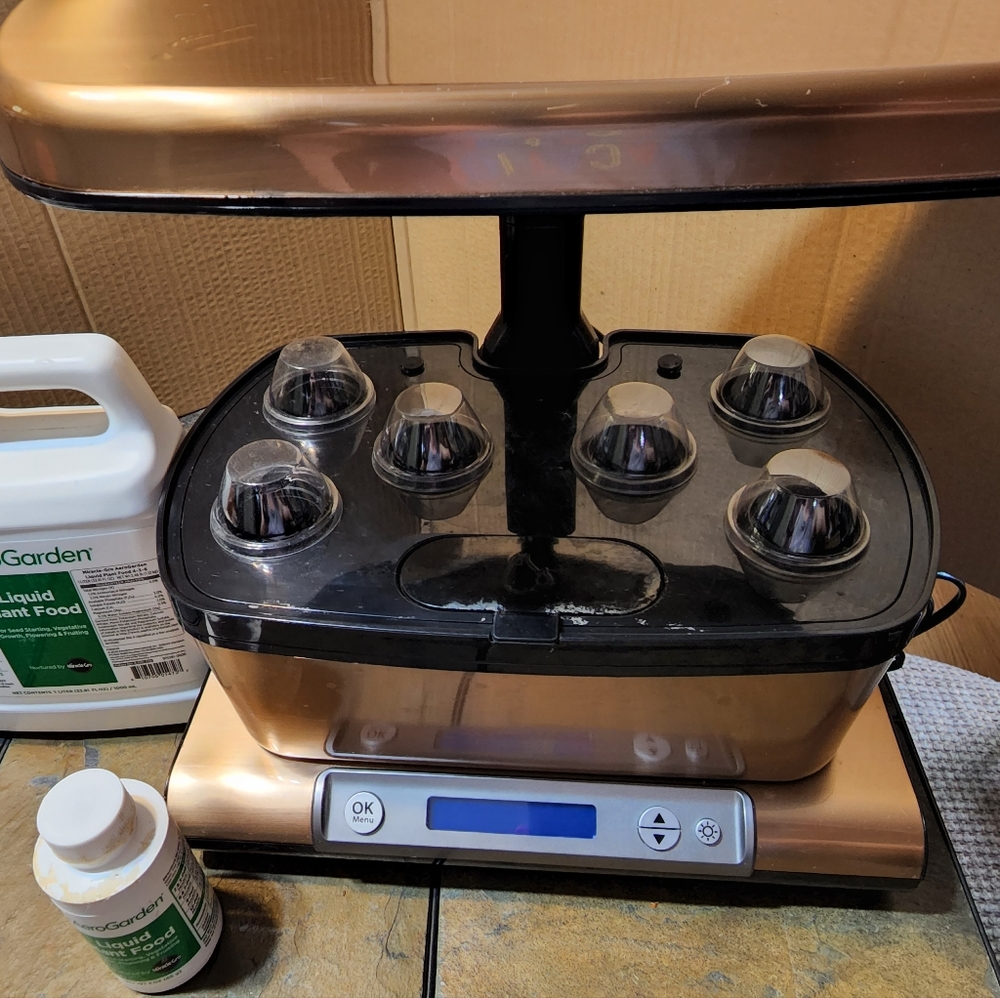 USED 6 POD AEROGARDEN with plant food